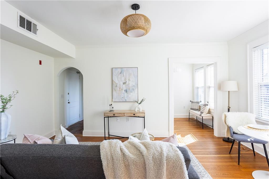 968 Saint Charles Avenue NE 216