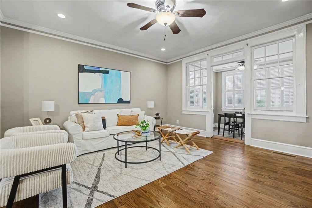 425 10th Street NE 22