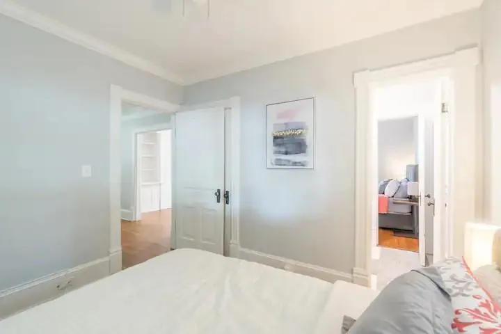 Atlanta, Georgia 30308, United States, 2 Bedrooms Bedrooms, ,1 BathroomBathrooms,Residential,Active,20884