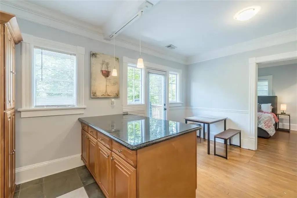 Atlanta, Georgia 30308, United States, 2 Bedrooms Bedrooms, ,1 BathroomBathrooms,Residential,Active,20884