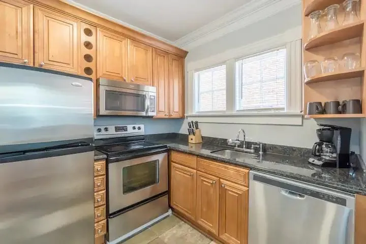 Atlanta, Georgia 30308, United States, 2 Bedrooms Bedrooms, ,1 BathroomBathrooms,Residential,Active,20884