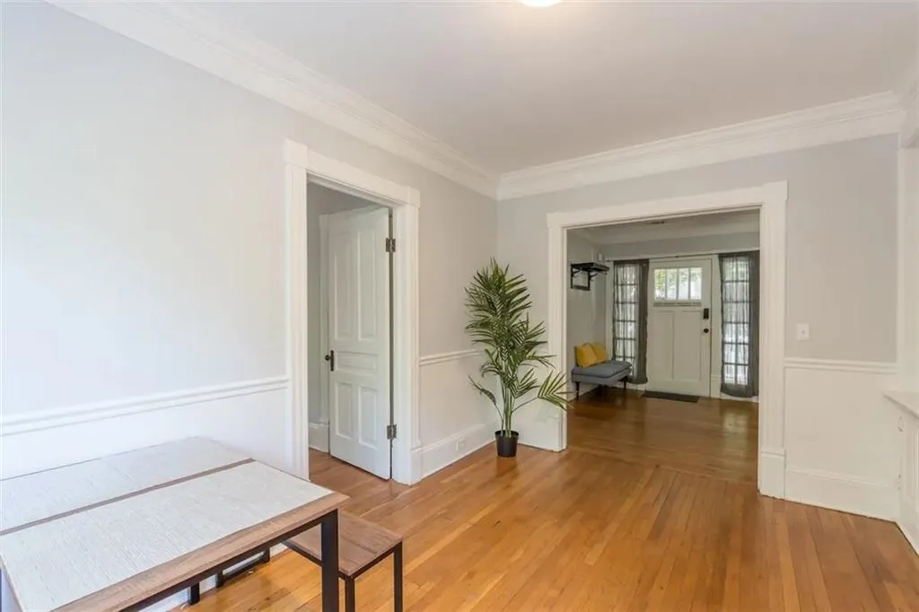 Atlanta, Georgia 30308, United States, 2 Bedrooms Bedrooms, ,1 BathroomBathrooms,Residential,Active,20884