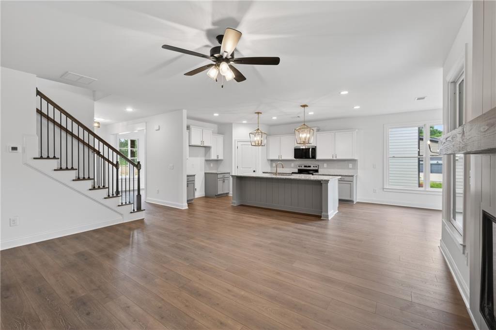 28 CORETTA Court