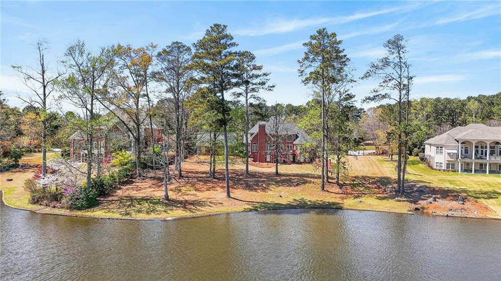 1009 Lyndhurst Way