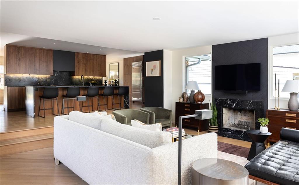 902 CUMBERLAND Road NE