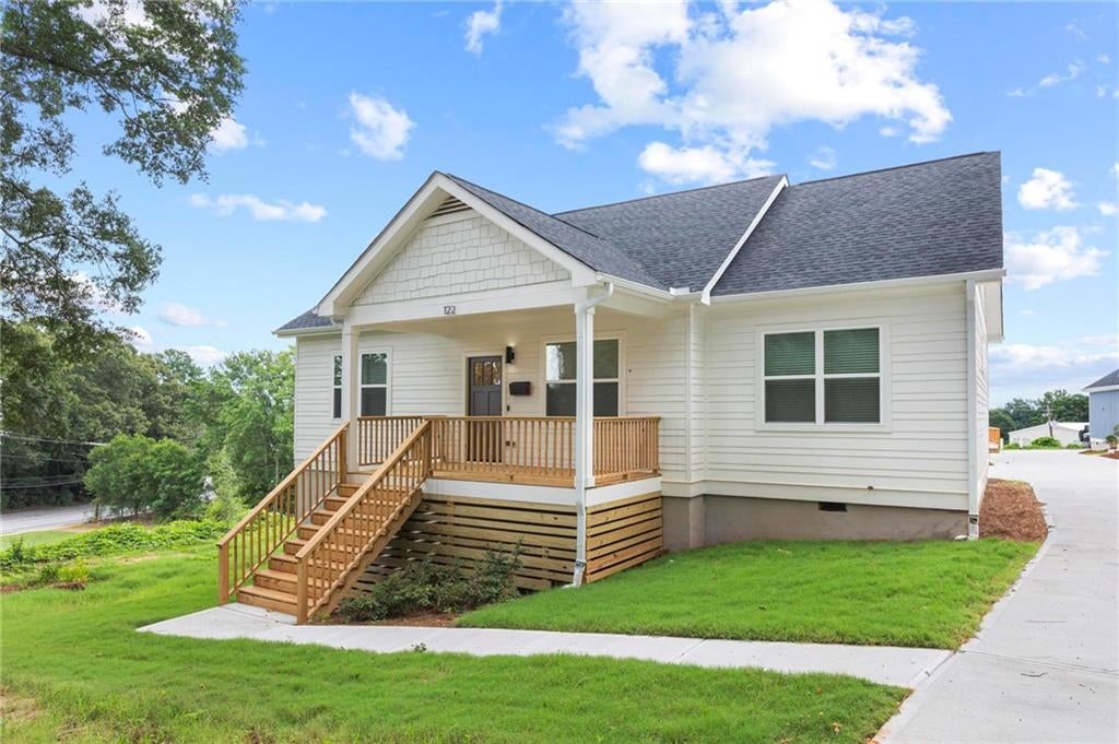 122 Hilltop Drive SW
