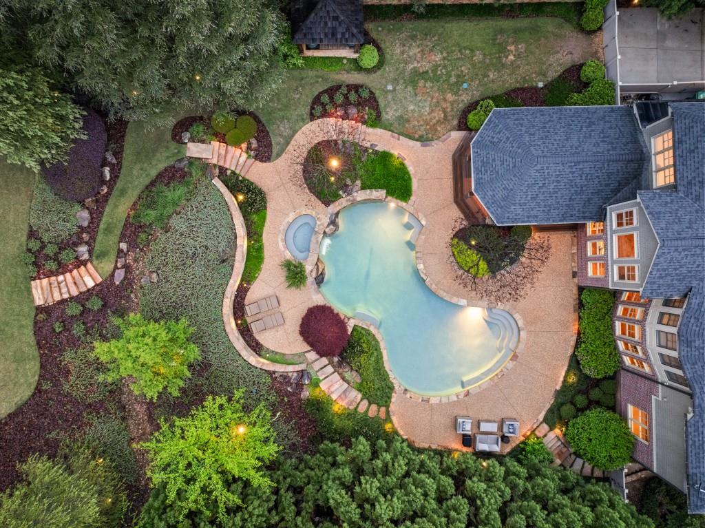 1319 Glen Cedars Drive, Smyrna, Georgia image 3