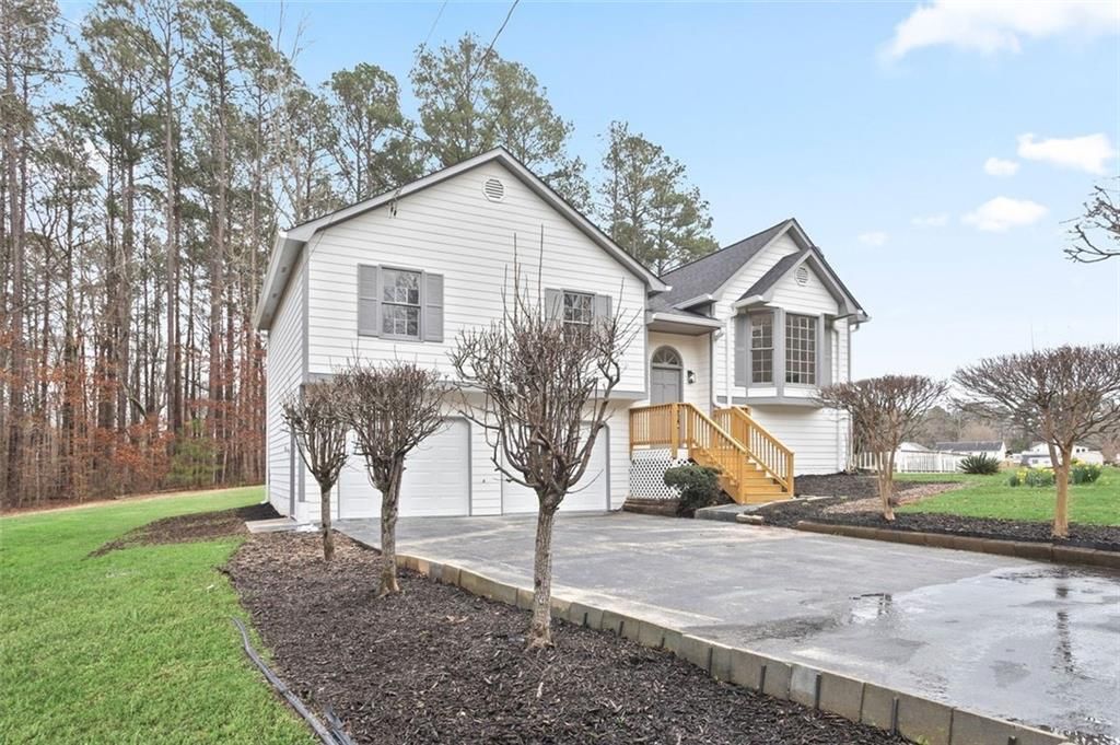 Photo of 700 Ladora Drive, Dallas, GA 30157 (MLS # 7727744)