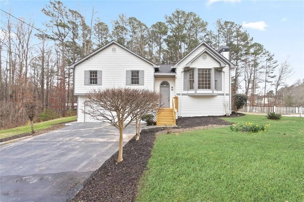 Photo of 700 Ladora Drive, Dallas, GA 30157 (MLS # 7727744)