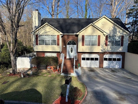 Homes For Sale - 875 Long Branch Circle<br/> Sugar Hill, GA 30518