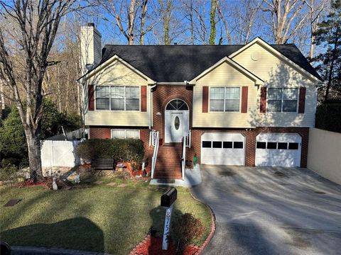 Homes For Sale - 875 Long Branch Circle<br/> Sugar Hill, GA 30518