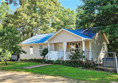 Homes For Sale - 310 Georgian Terrace<br/> Alto, GA 30510