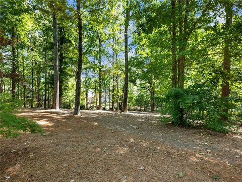 A home in Dacula