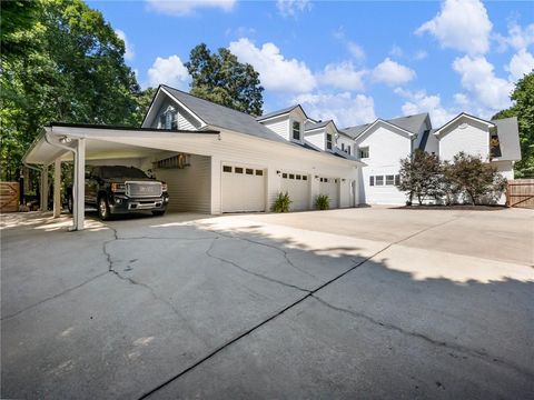 A home in Dacula