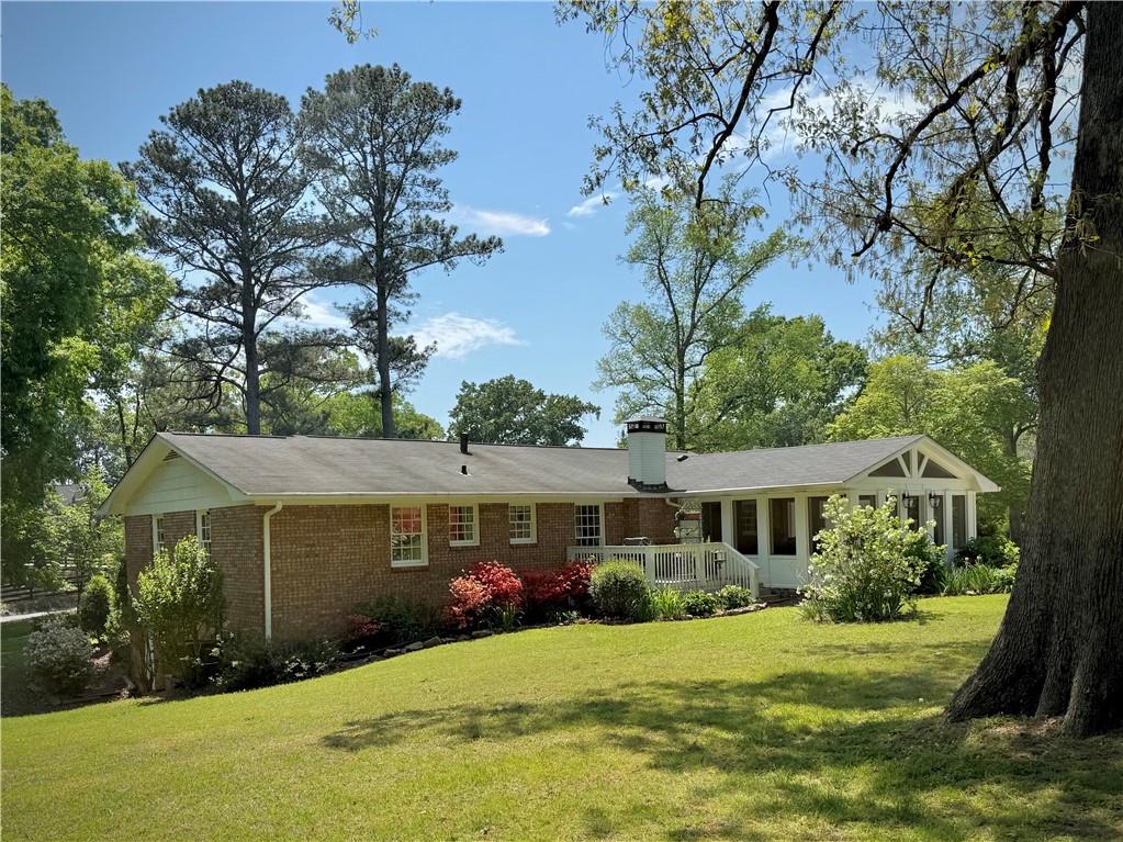 1055 E Hermitage Road NE