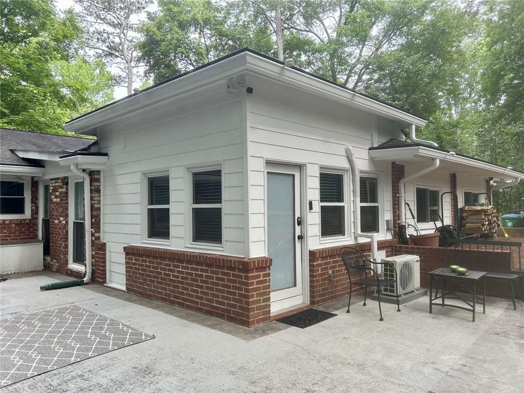 2439 Woodcreek Court