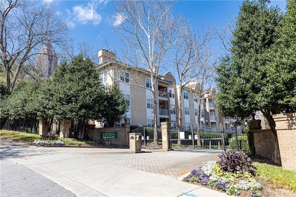 220 Renaissance Parkway NE 1105