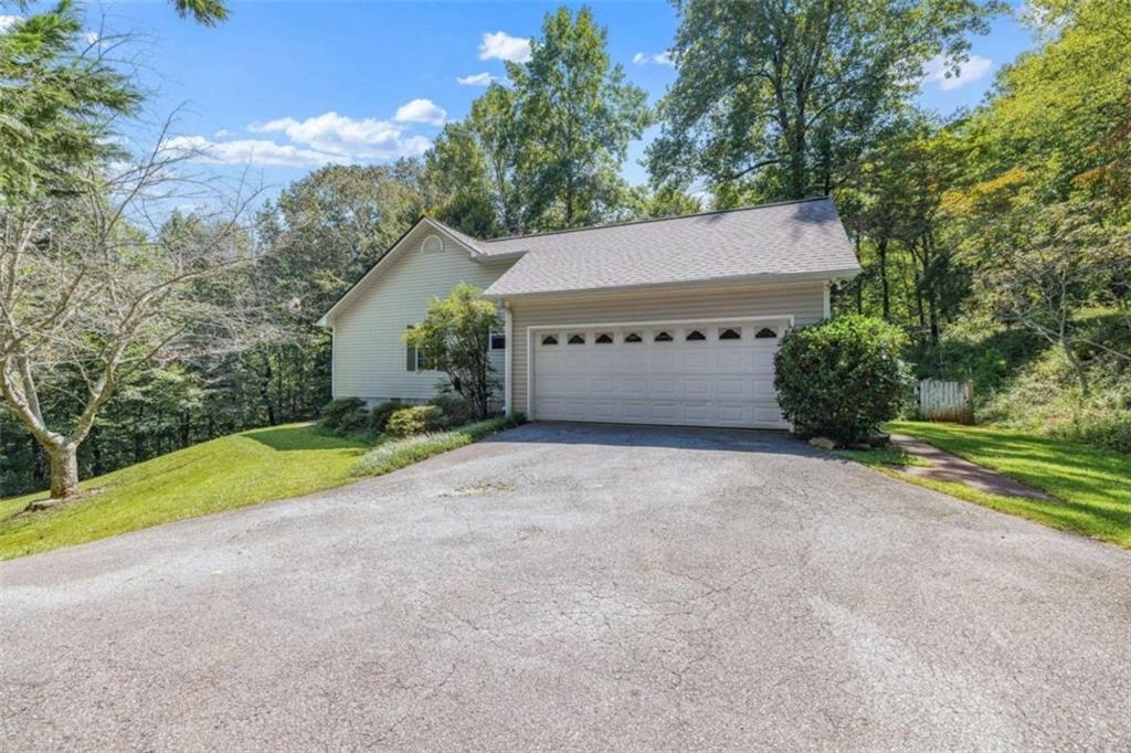 11 Lake Trail