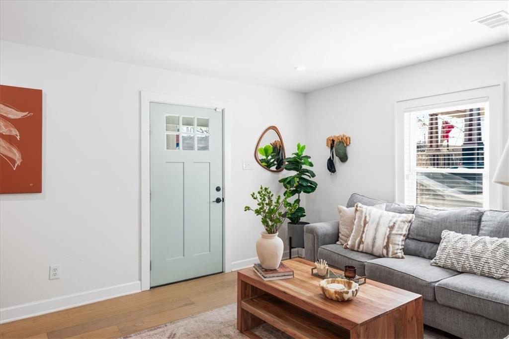 761 Bonnie Brae Avenue SW