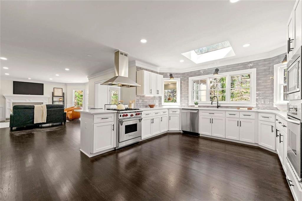 320 Woodlake Court, Alpharetta, Georgia image 7