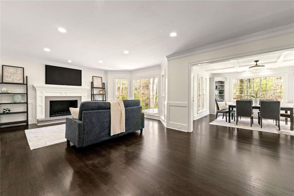 320 Woodlake Court, Alpharetta, Georgia image 9