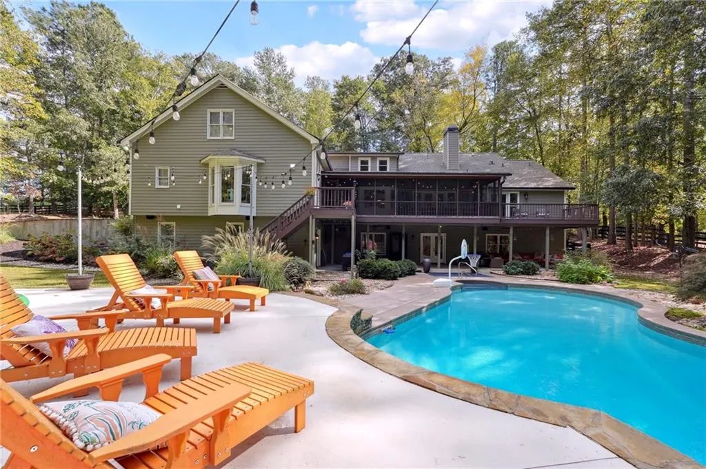 Canton, Georgia 30115, United States, 8 Bedrooms Bedrooms, ,6 BathroomsBathrooms,Residential,Active,69560