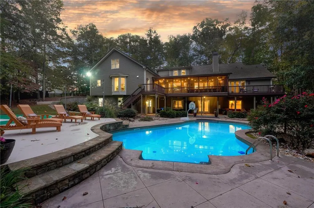 Canton, Georgia 30115, United States, 8 Bedrooms Bedrooms, ,6 BathroomsBathrooms,Residential,Active,69560