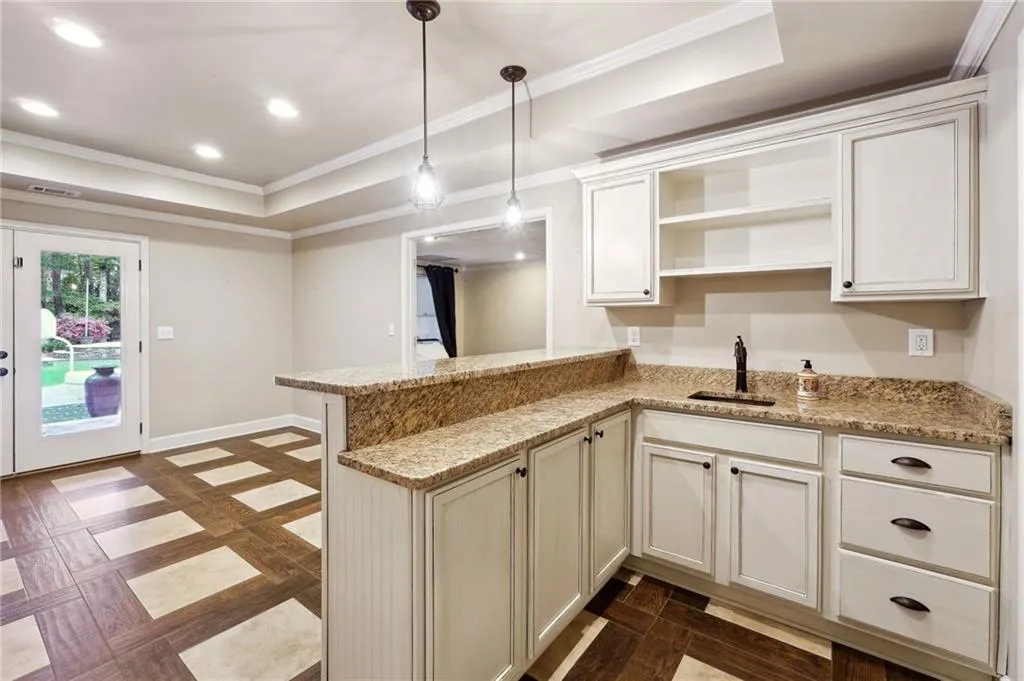 Canton, Georgia 30115, United States, 8 Bedrooms Bedrooms, ,6 BathroomsBathrooms,Residential,Active,69560