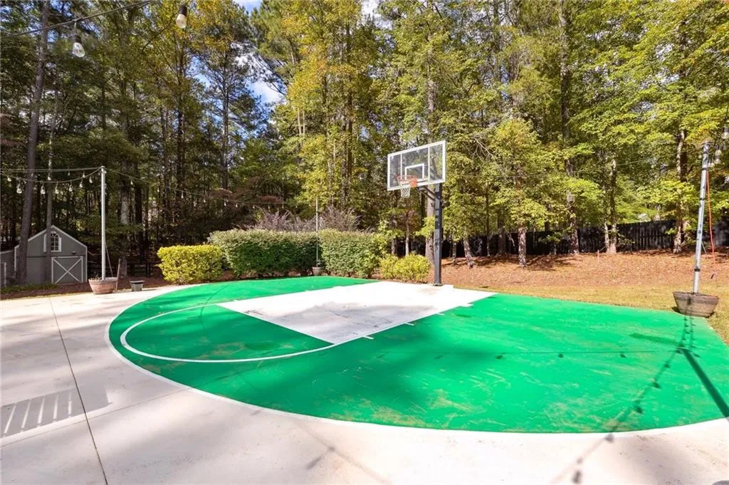 Canton, Georgia 30115, United States, 8 Bedrooms Bedrooms, ,6 BathroomsBathrooms,Residential,Active,69560