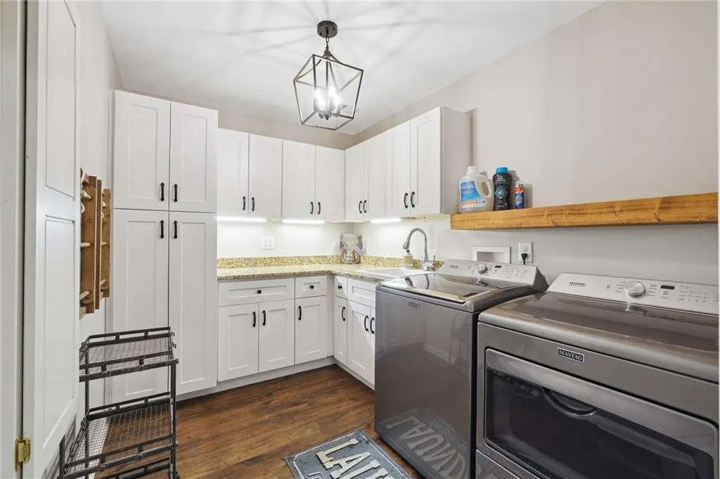 Canton, Georgia 30115, United States, 8 Bedrooms Bedrooms, ,6 BathroomsBathrooms,Residential,Active,69560