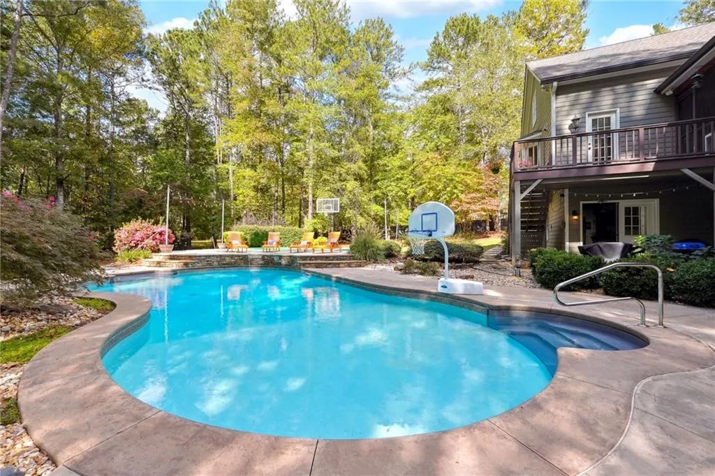 Canton, Georgia 30115, United States, 8 Bedrooms Bedrooms, ,6 BathroomsBathrooms,Residential,Active,69560