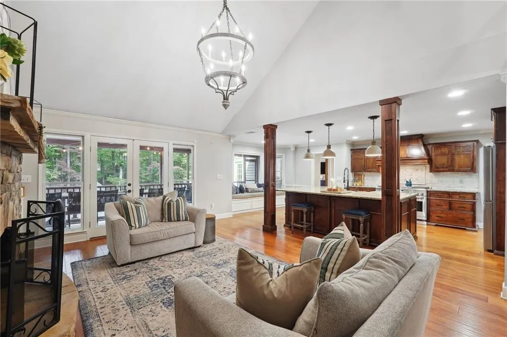 Canton, Georgia 30115, United States, 8 Bedrooms Bedrooms, ,6 BathroomsBathrooms,Residential,Active,69560