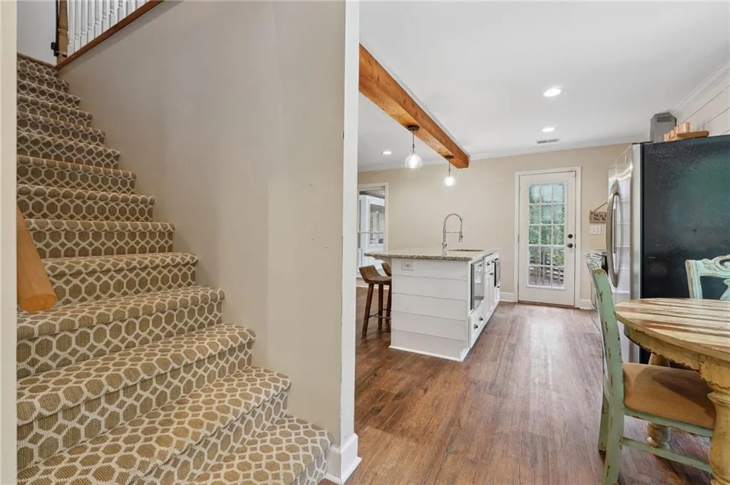 Canton, Georgia 30115, United States, 8 Bedrooms Bedrooms, ,6 BathroomsBathrooms,Residential,Active,69560