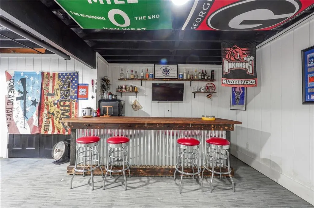 Canton, Georgia 30115, United States, 8 Bedrooms Bedrooms, ,6 BathroomsBathrooms,Residential,Active,69560