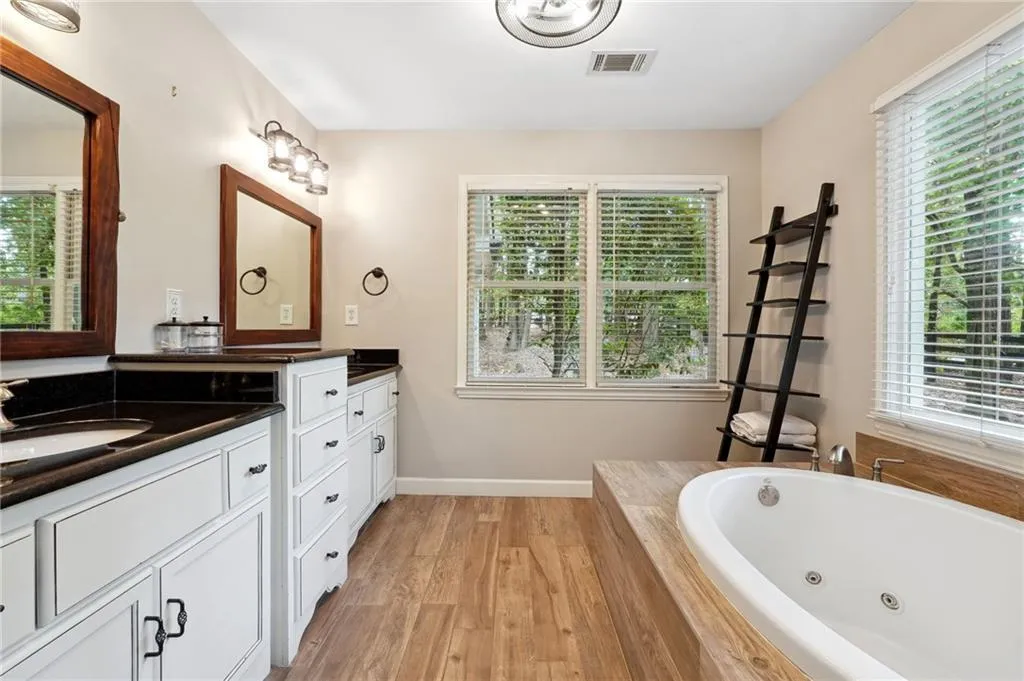 Canton, Georgia 30115, United States, 8 Bedrooms Bedrooms, ,6 BathroomsBathrooms,Residential,Active,69560