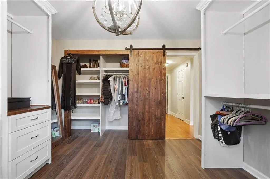 Canton, Georgia 30115, United States, 8 Bedrooms Bedrooms, ,6 BathroomsBathrooms,Residential,Active,69560