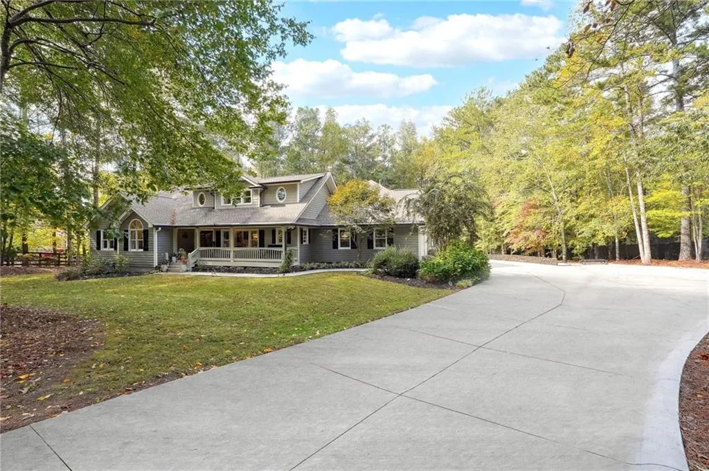 Canton, Georgia 30115, United States, 8 Bedrooms Bedrooms, ,6 BathroomsBathrooms,Residential,Active,69560