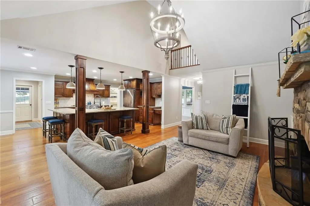 Canton, Georgia 30115, United States, 8 Bedrooms Bedrooms, ,6 BathroomsBathrooms,Residential,Active,69560