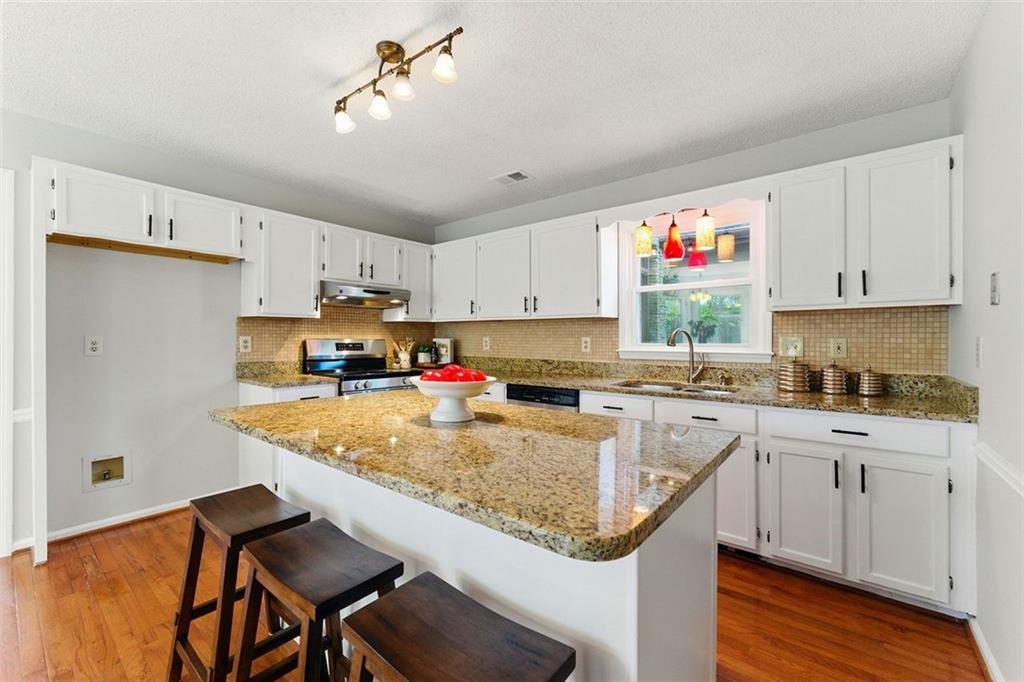 216 Tennis Court Lane, Kennesaw, Georgia image 3