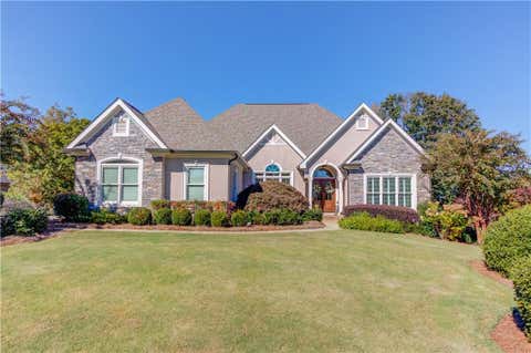 Homes For Sale - 380 Fairway Circle<br/> Monroe, GA 30656