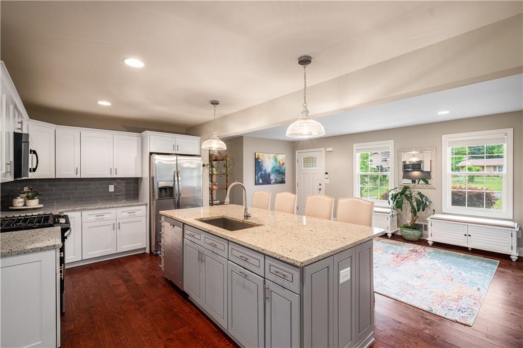 299 Stockwood Drive, Woodstock, Georgia image 6