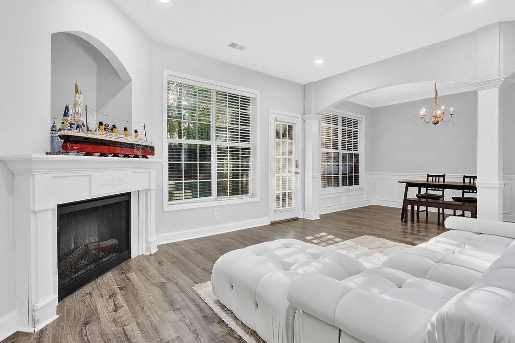 541 Woodland Park Terrace