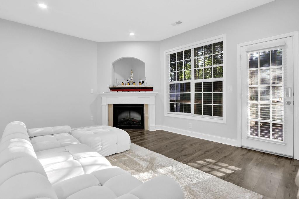 541 Woodland Park Terrace