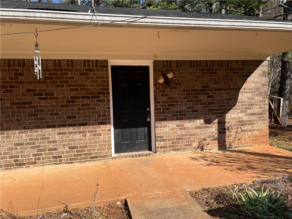 Duplex in Lawrenceville For Lease!!! Offers 3 Bedrooms and 2 Full Baths!! Totally Renovated with a new Granite and new Appliances included Refrigerator -
Stove -Microwave, New Carpet and New Paint. Backyard !!Extremely close to 85N -316 and Close to Restaurants, supermarkets and shopping!!!!