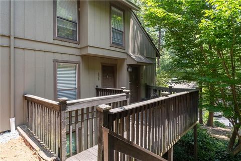 Condo For Sale - 308 Cumberland Court<br/> Smyrna, GA 30080