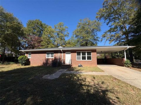 Homes For Sale - 940 E Church Street<br/> Monroe, GA 30655