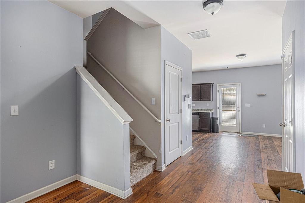 27 Autumn Canyon Path SE