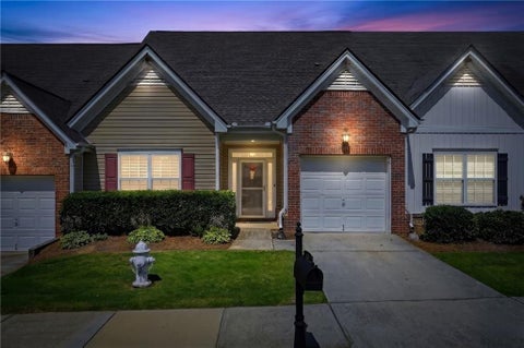 Townhouse For Sale - 119 Riley Circle<br/> Dawsonville, GA 30534