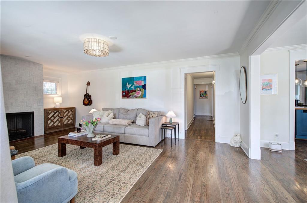 811 Verner Street NW