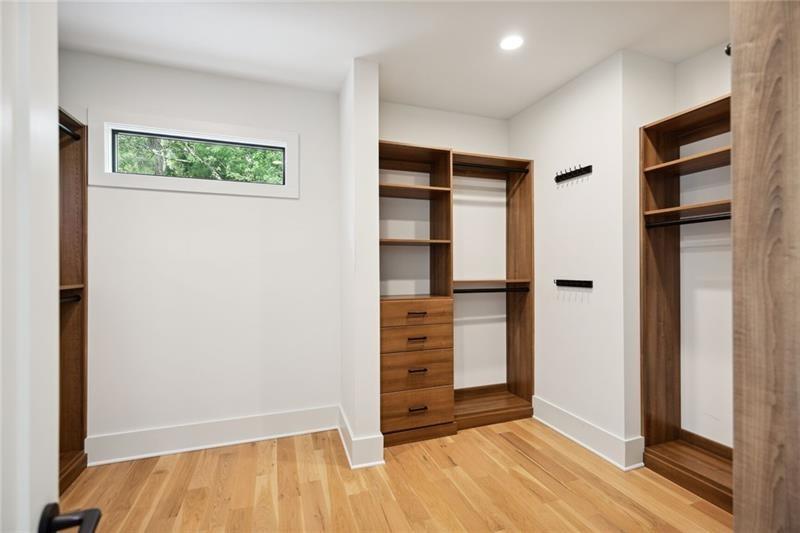 159 E Wesley Road, Atlanta, Georgia image 25